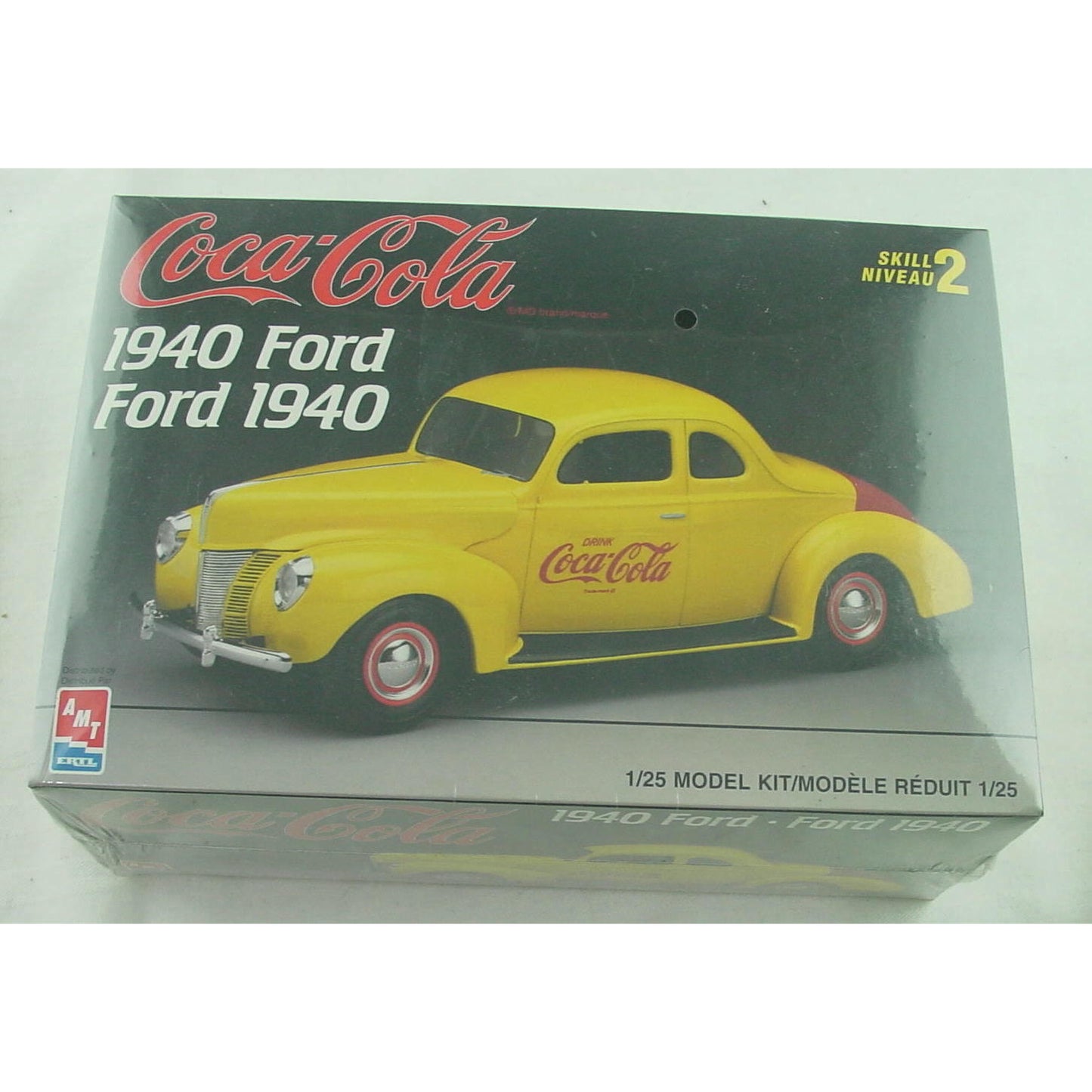 Image of 1940 Ford Coca-Cola 1:25 Plastic Model Kit by AMT Level 2 AMTH823-10DO
