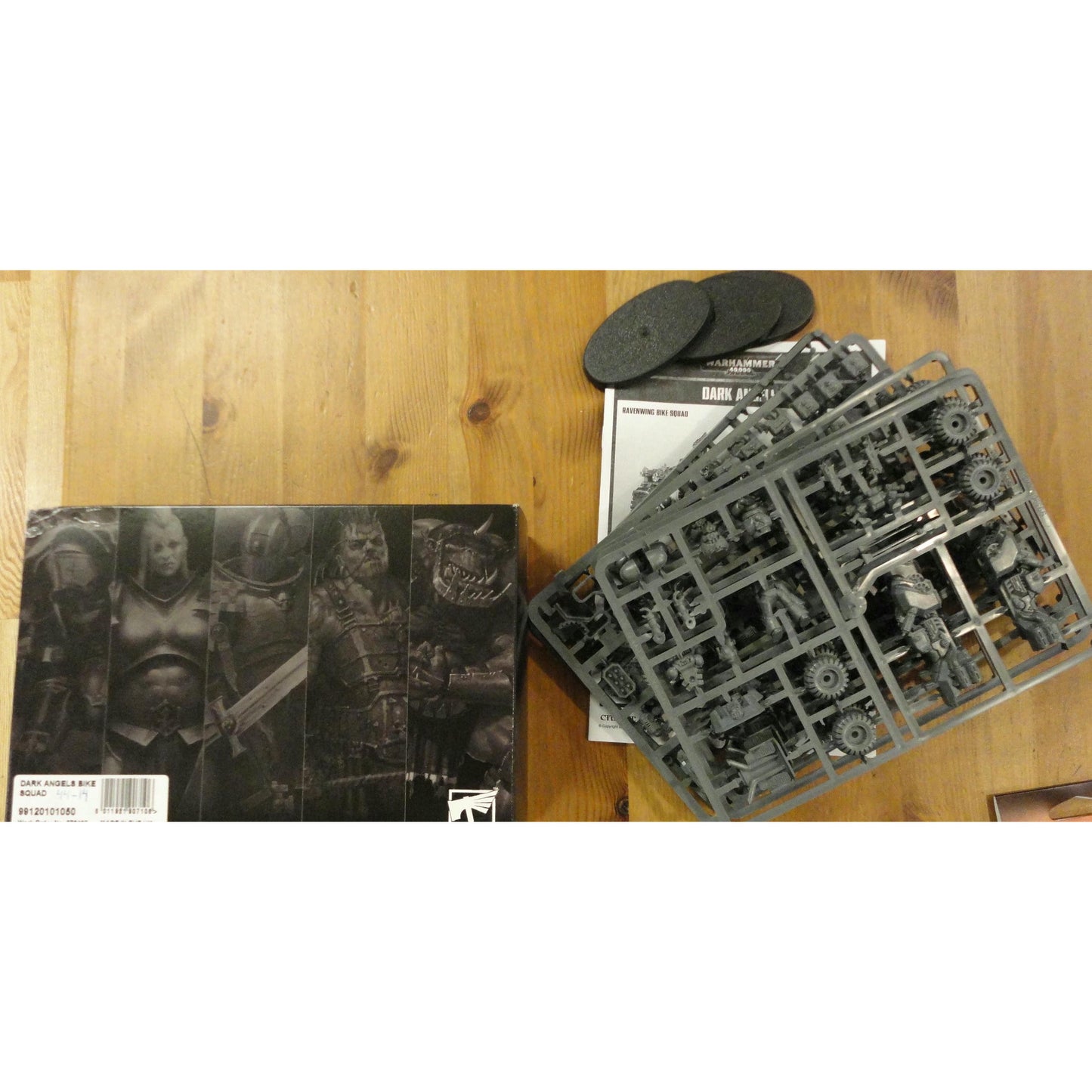 Image of Wahammer 40K Dark Angels Ravenwing Bike Squadron Miniatures 44-14