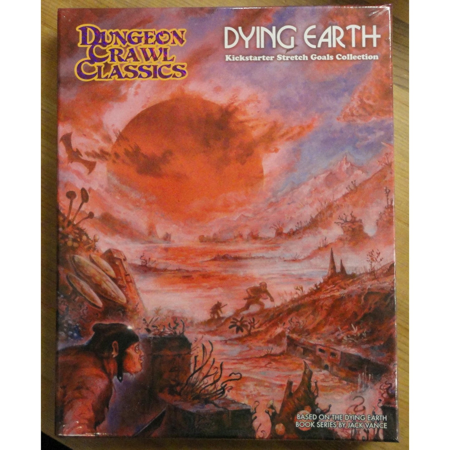 DCC DE Kickstarter Stretch Box