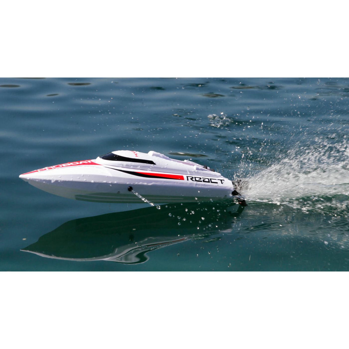 Pro Boat React RC Boat 17" Self-Righting Brushed Deep-V RTR Includes