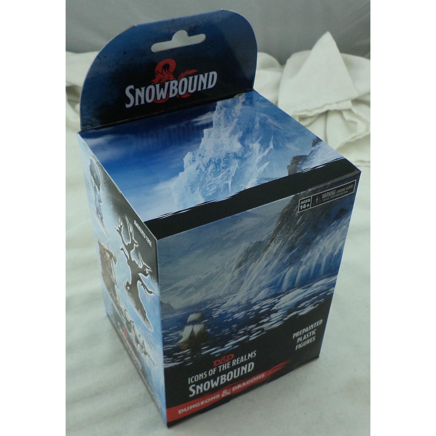 Image of D&D Icons of the Realms Snowbound Miniatures Booster Box (4 painted minis)