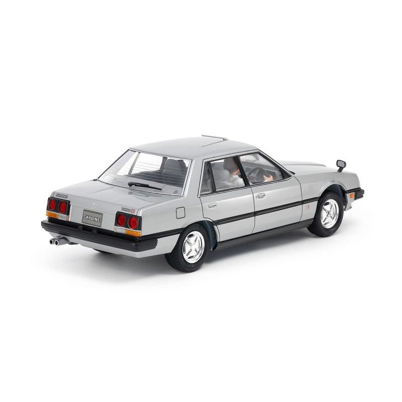 Image of 1/24 Nissan Skyline Sedan 2000 Turbo GT-E S Plastic Model
