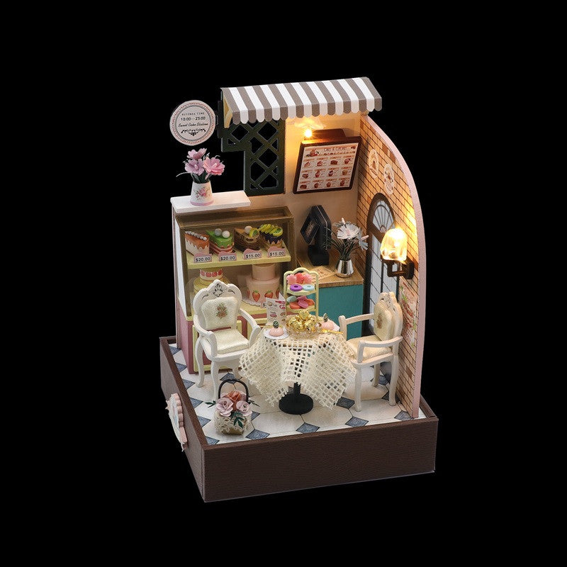 Image of Sweet Cake Station with dust cover