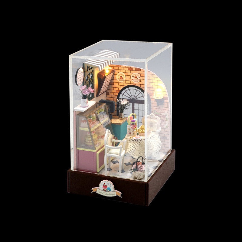 Image of Sweet Cake Station with dust cover