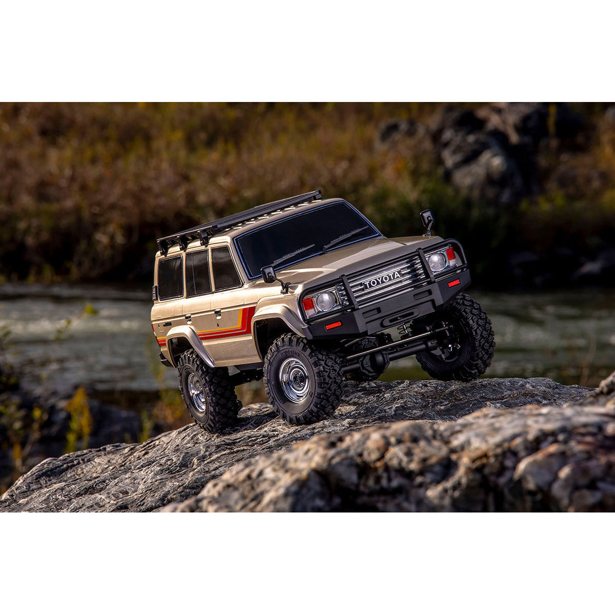 Image of 1/10 4WD Toyota Land Cruiser 60 Body Type 1 Readyset