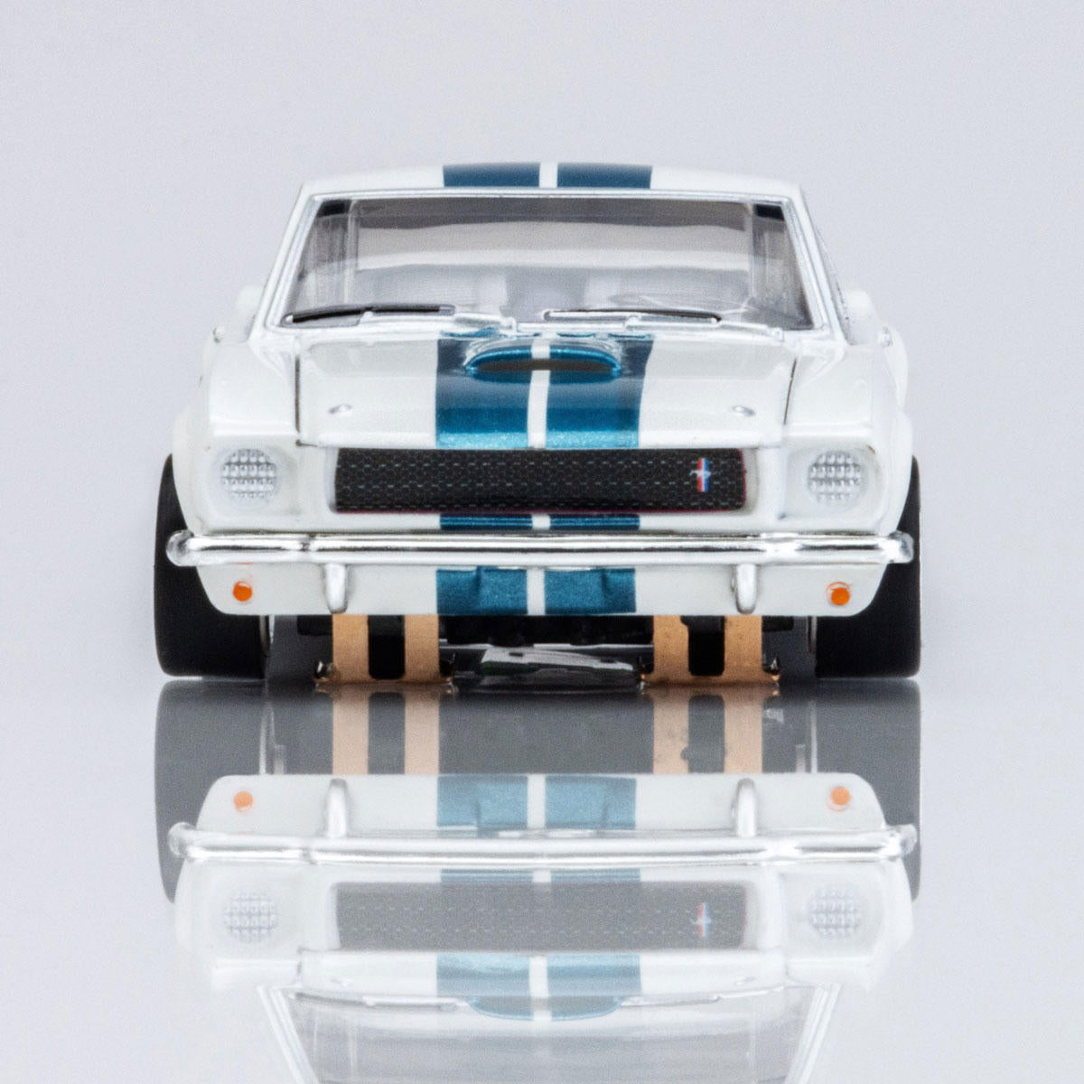 Image of 1965 Shelby Mustang GT350 White/Blue HO Slot Car Set