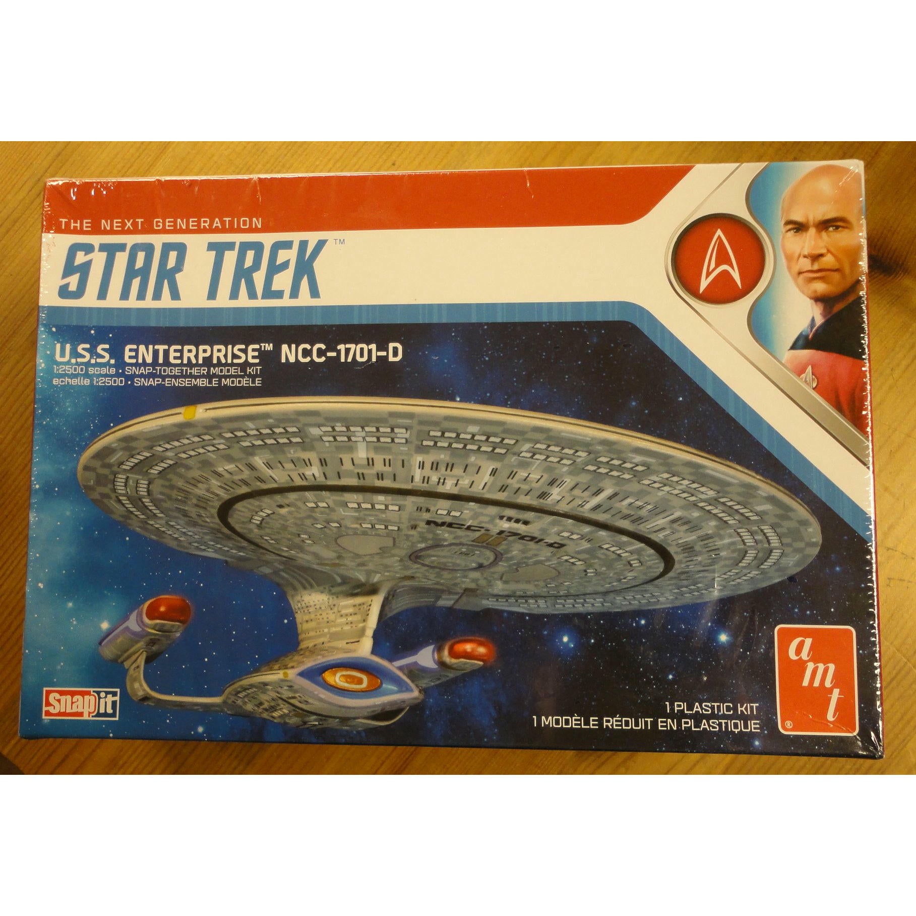 Image of AMt 1/25000 Star Trek U.S.S. Enterprise NCC-1701-D Plastic Model Kit AMT1126M