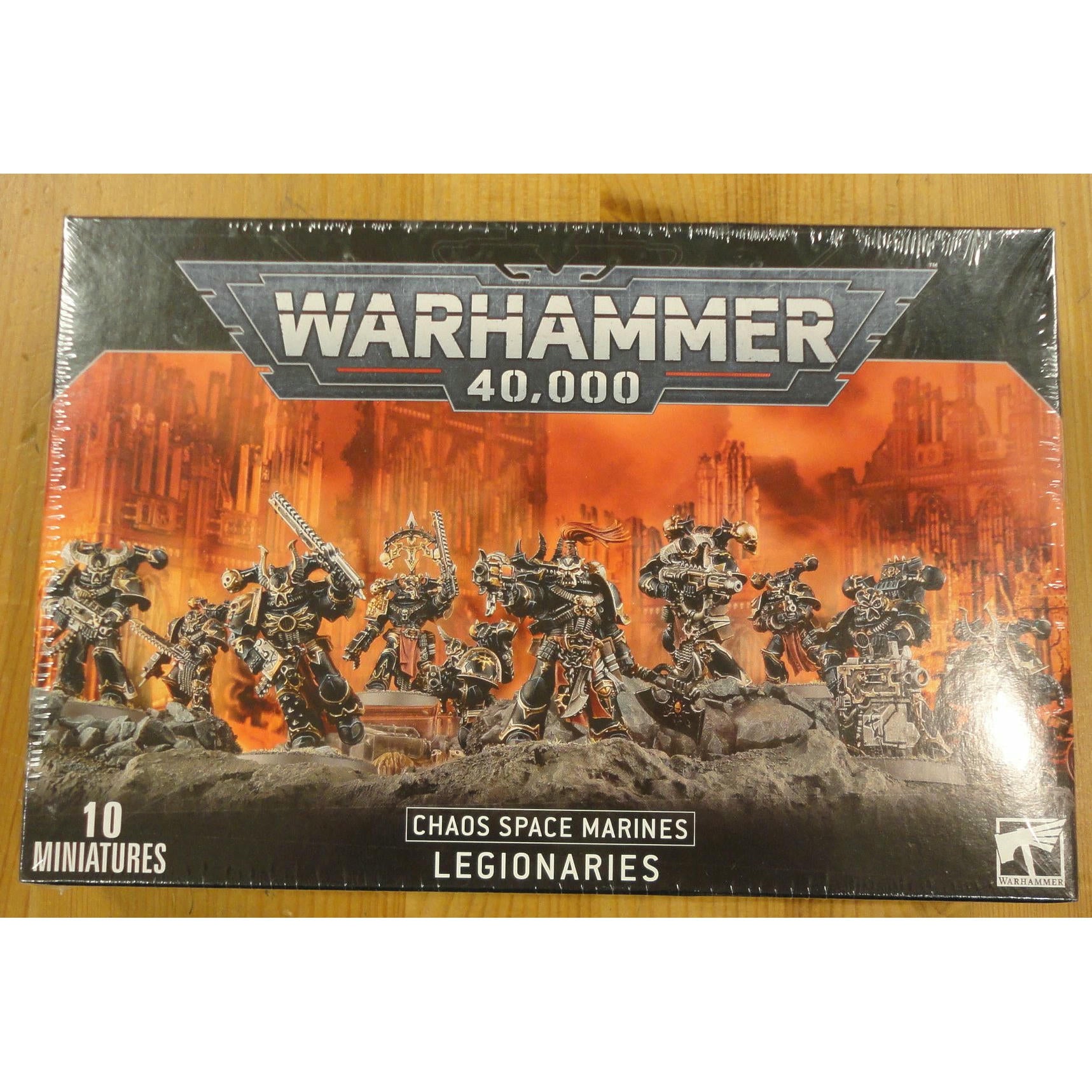Image of Warhammer 40K: Chaos Space Marines Legionaries Unpainted Miniatures GAW43-06