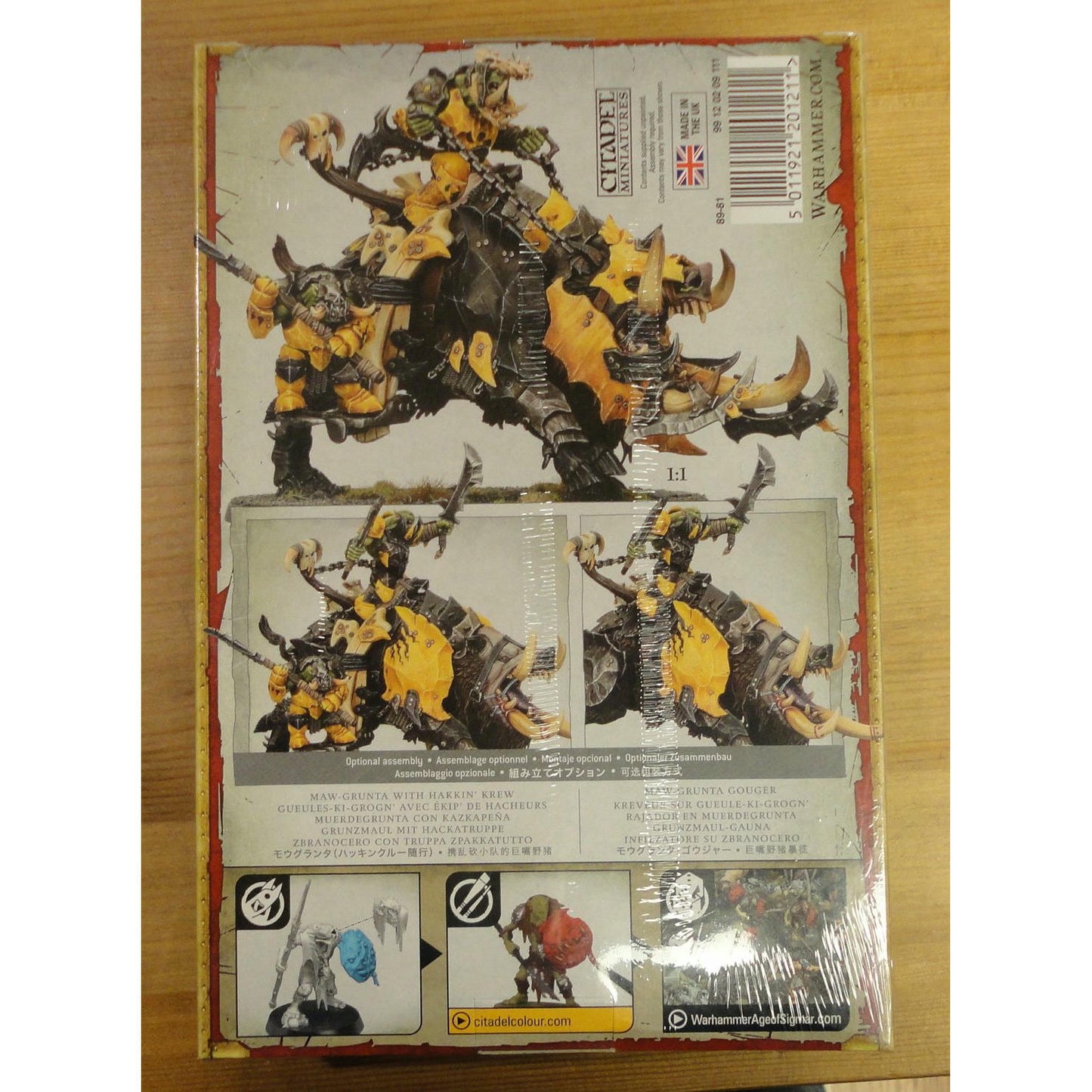 Image of Warhammer Age of Sigmar Orruk Warclans tuskboss on Maw-Grunta GAW89-81