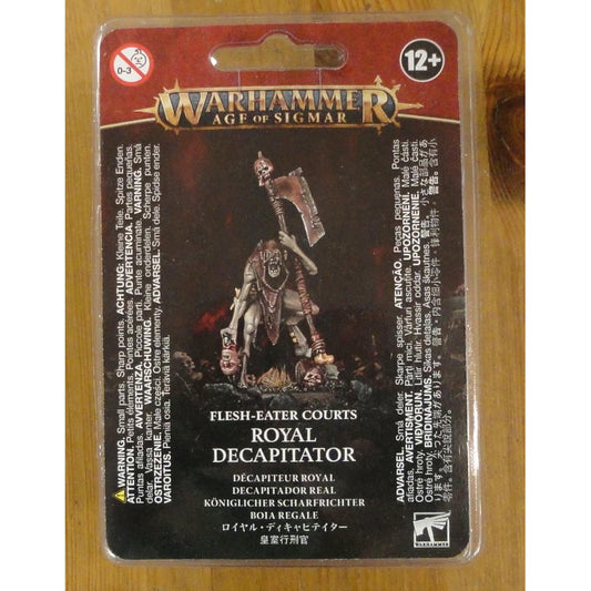 Image of Warhammer Age of Sigmar Flesheater Courts Royal Decapitator GAW91-69