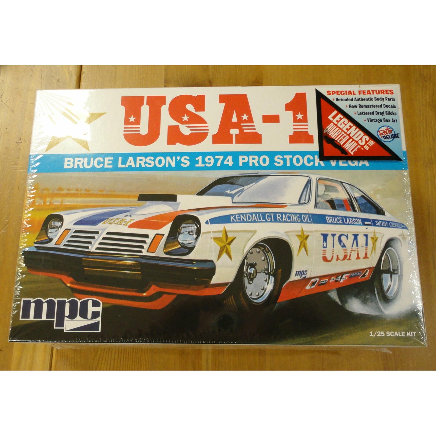 Image of MPC 1/25 USA-1 Bruce Larson's 1974 Pro Stock Vega Model Kit MPC828