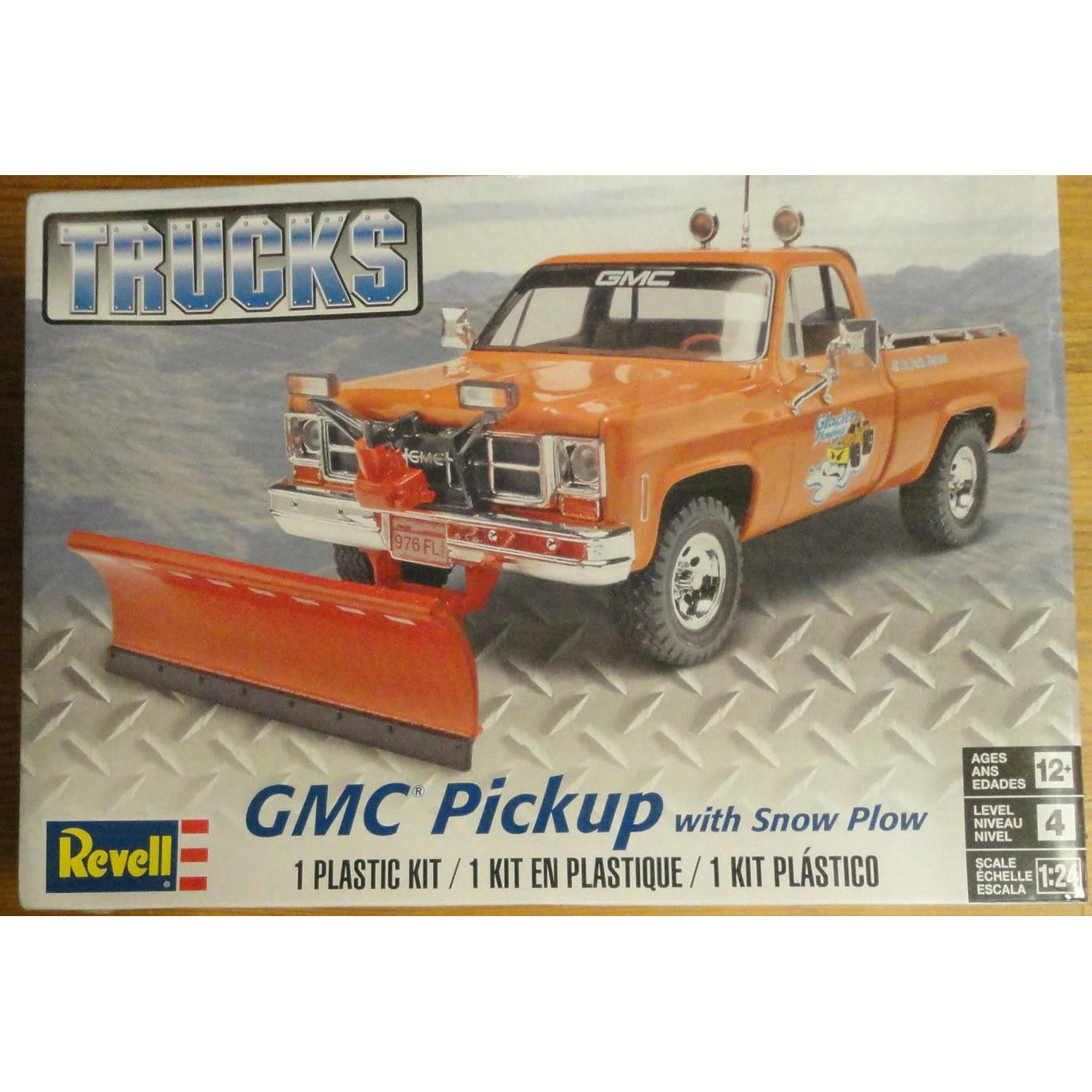 Image of Revell GMC Pickup Truck With Snow Plow Pickup Plastic Model Kit 1:24 Lvl 4