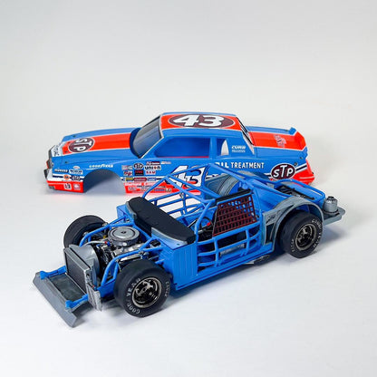 Image of 1/24 Richard Petty 1984 Pontiac Grand Prix 200th Race