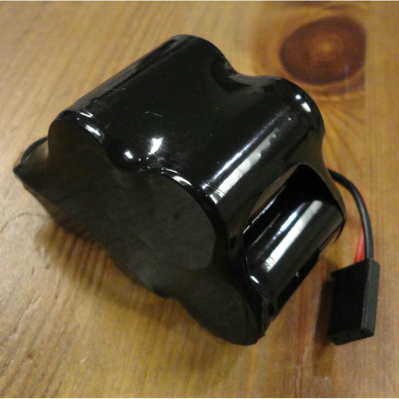 Image of 1600mAh 6.0V 2/3A Hump Receiver NiMH Battery Pack w/Universal 3-pin