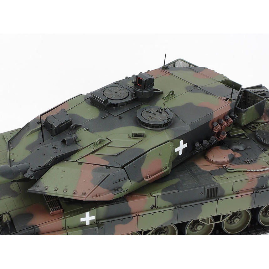 Image of 1/35 Leopard 2 A6 Tank Ukraine Plastic Model
