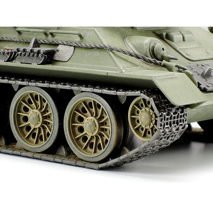 Image of 1/48 Russian Med Tank T34/85 Plastic Model Kit