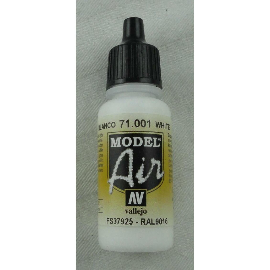 Image of Vallejo White Model Air Acrylic Model/Miniatures Paint 17ml VAL71001