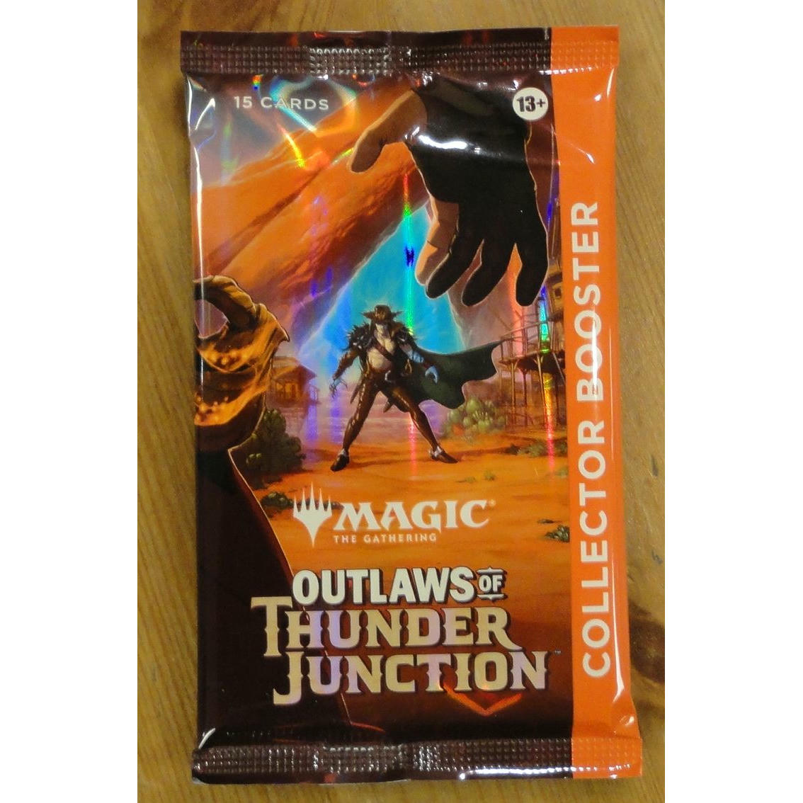 Image of Magic The Gathering Outlaws of Thunder Junction 15-Card Collector's Booster