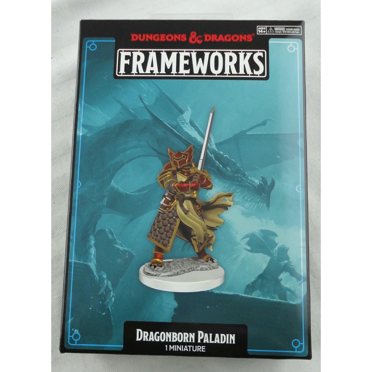 Image of Dungeons & Dragons Frameworks Male Dragonborn Paladin Miniature Wizkids 75022