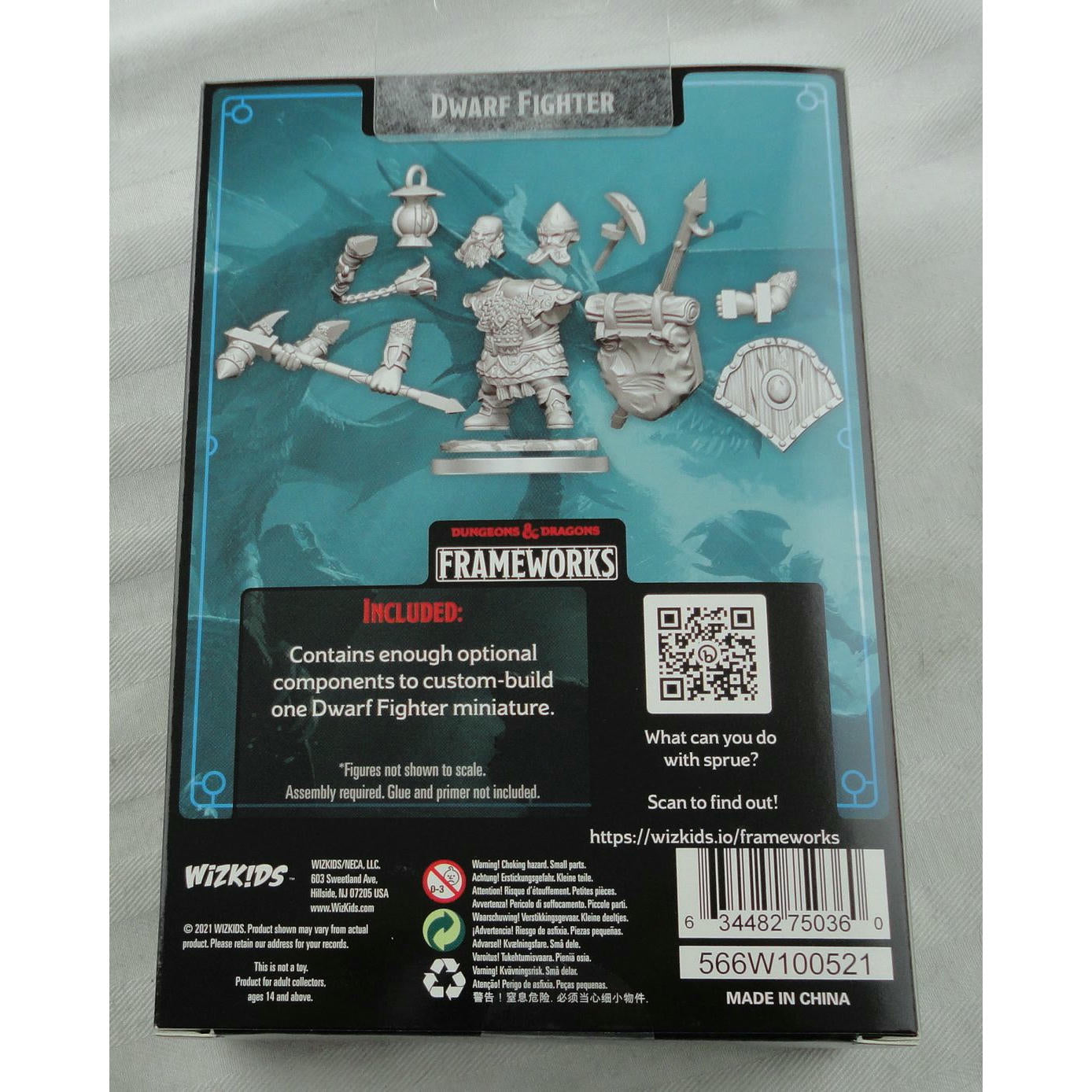 Image of Dungeons & Dragons Frameworks Male Dwarf Fighter Miniature Wizkids 75036