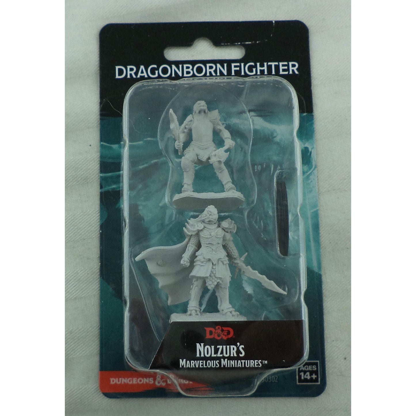 Image of Dungeons & Dragon D&D Nolzur's Marvelous Miniatures Female Dragonborn Fighter
